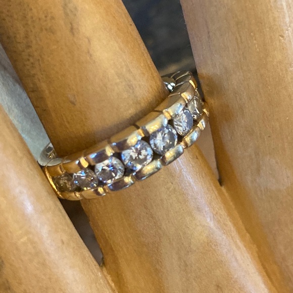 Stunning Anniversary gold and diamond ring - Picture 5 of 6